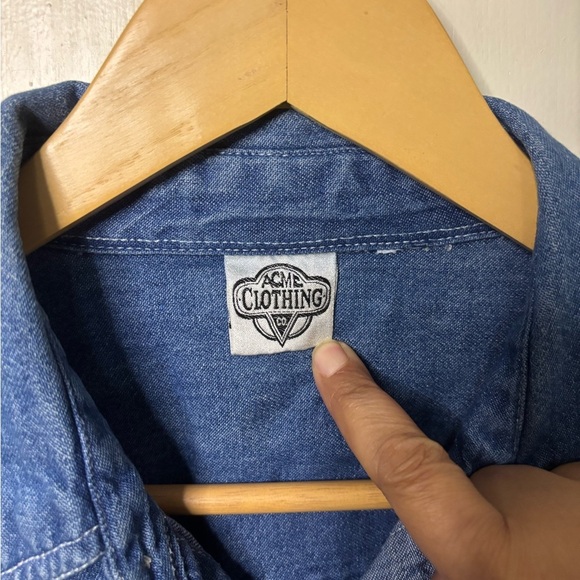 Warner Bros Vintage 1993 Looney Tunes Blue Denim Men's Shirt - Picture 3 of 7